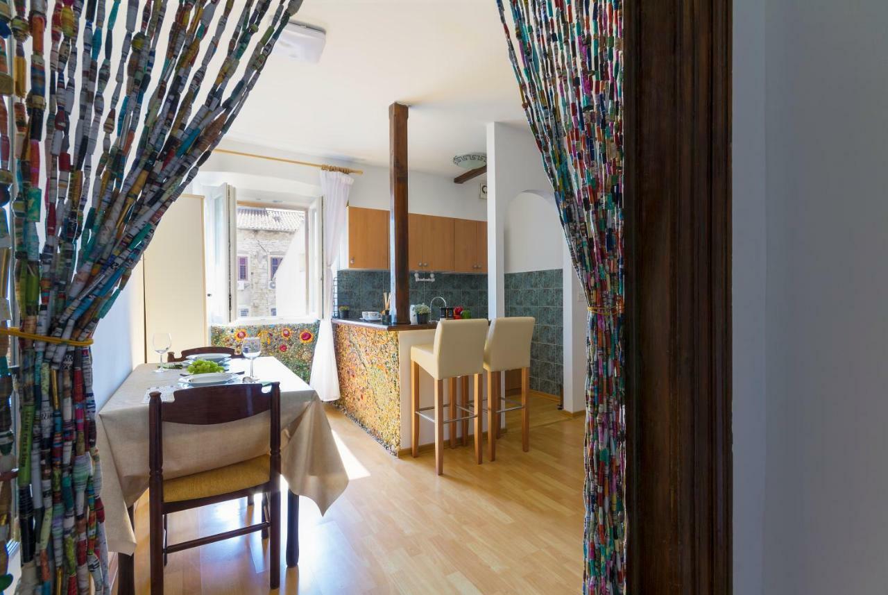 Studio Apartman Ela Pula Exteriér fotografie