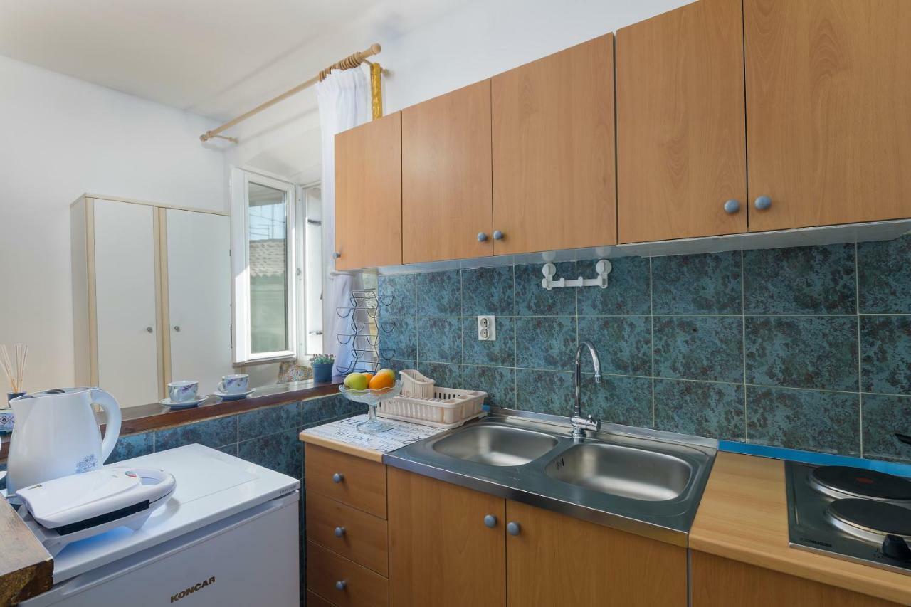 Studio Apartman Ela Pula Exteriér fotografie